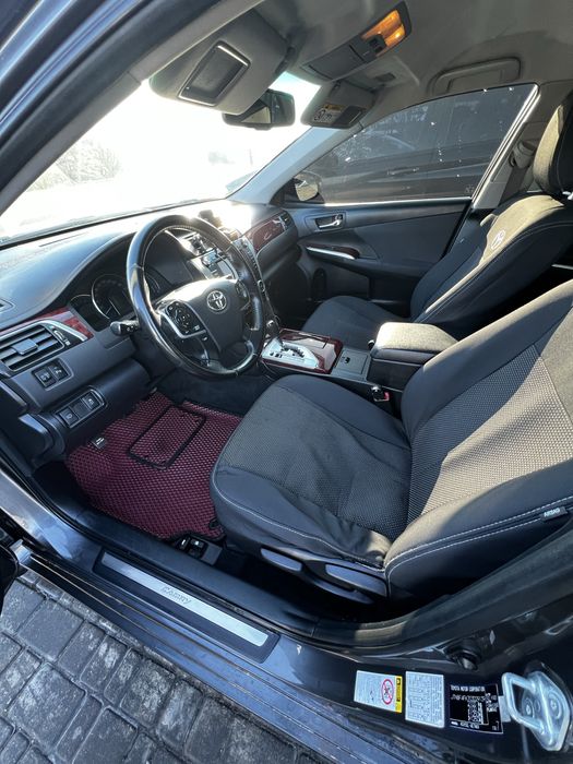 Офіційна Toyota Camry 2.5 бензин
