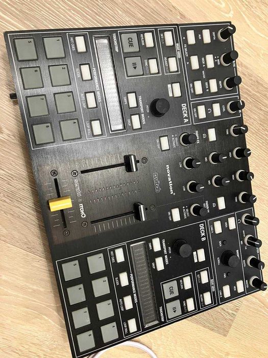 Novation Twitch Serato DJ