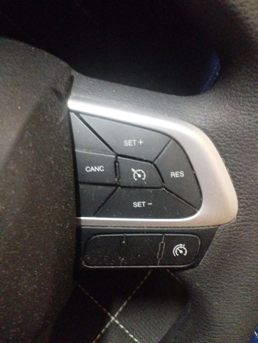 Volante Iveco multifunções