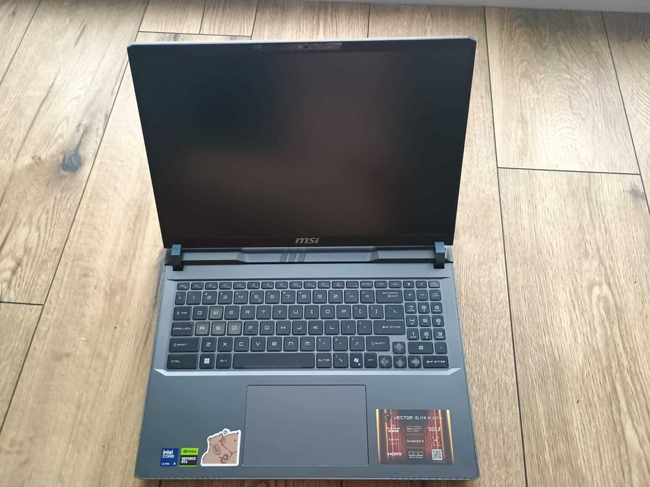 najmocniejszy proc MSI VECTOR 16 AI 275hx 2tb SSD RTX 5070ti GWARANCJA