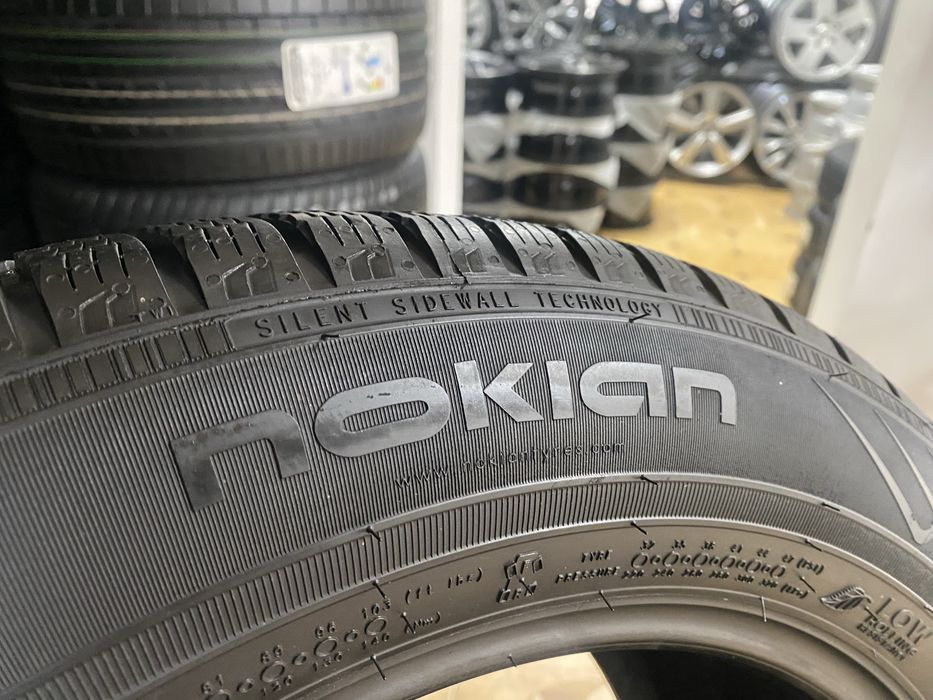 235/55/17 103V XL NOKIAN VRa4