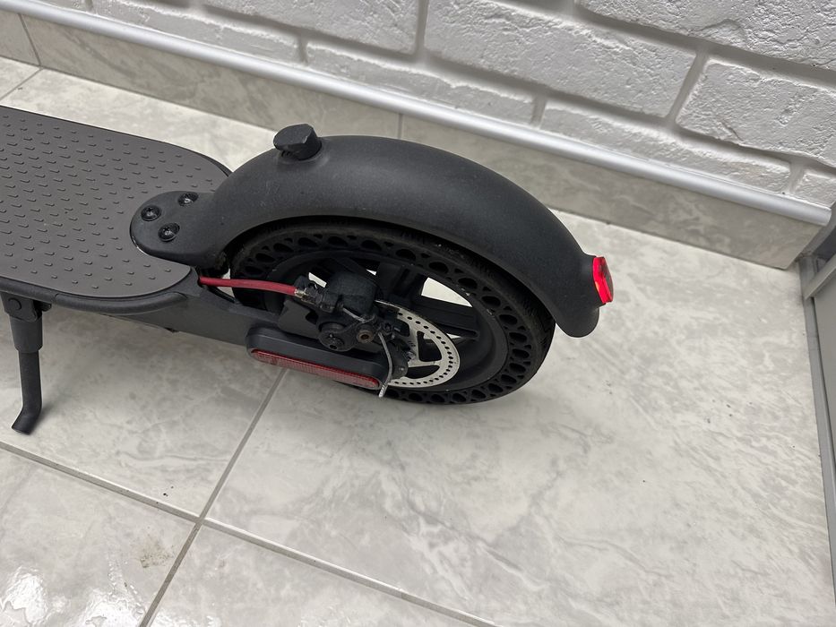 Електросамокат Xiaomi Scooter m365
