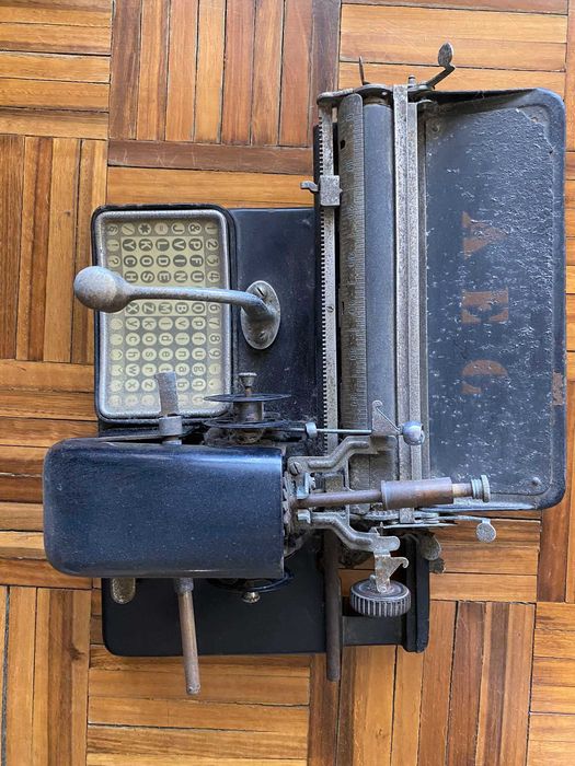 maquina de escrever antiga