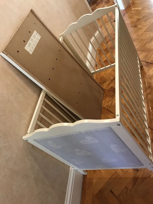 Berço lacado branco Ikea