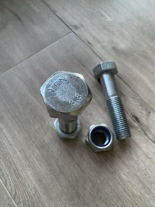 Sruba M30 utwardzana 8.8 ocynk