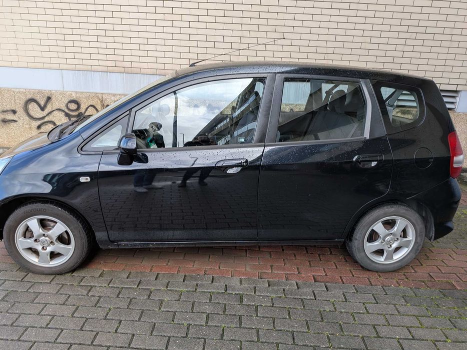 Honda Jazz II 1.2 i-DSI Preto – Económico e Fiável