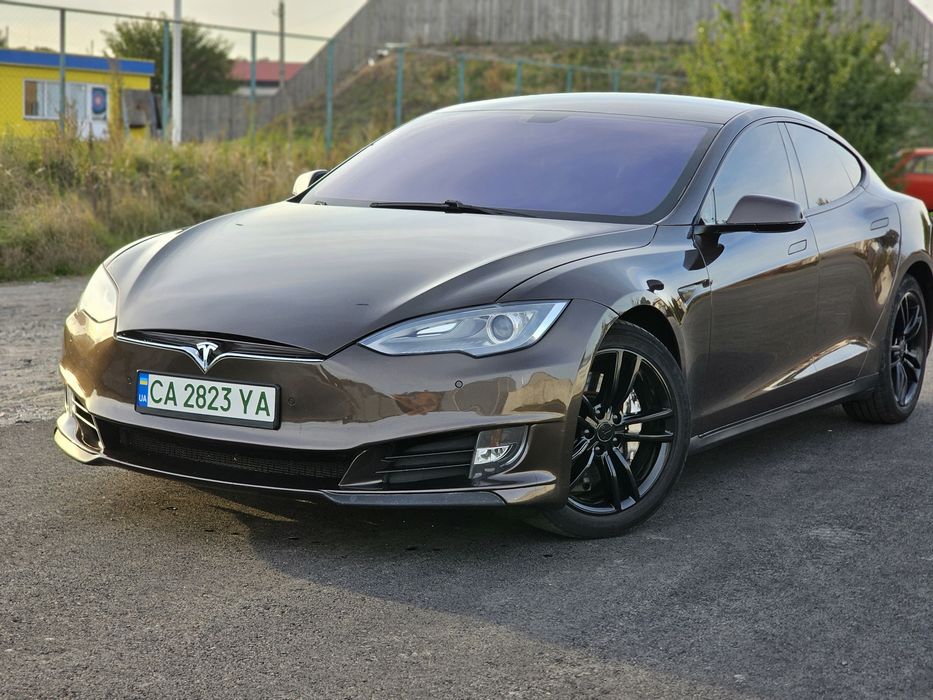 Tesla Model S 85 2013
