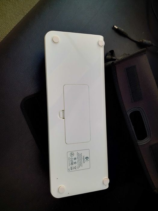 Coluna amplificadora de som para leitor de  MP3, Logitech