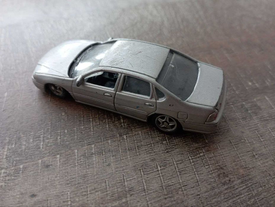 Масштабні моделі HONDA,CHEVROLET