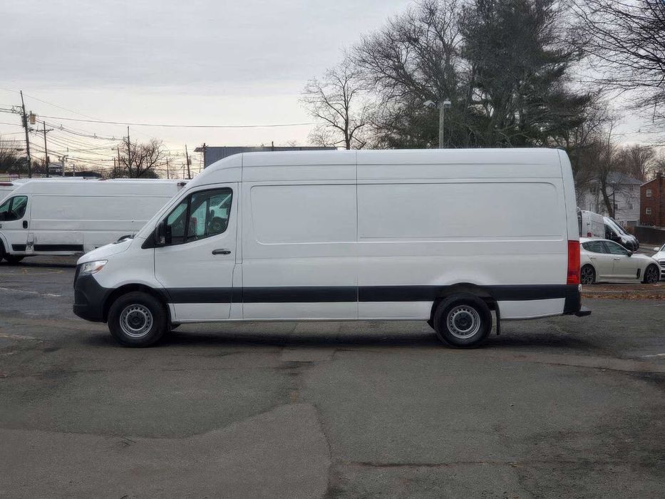Mercedes-Benz Sprinter      2021