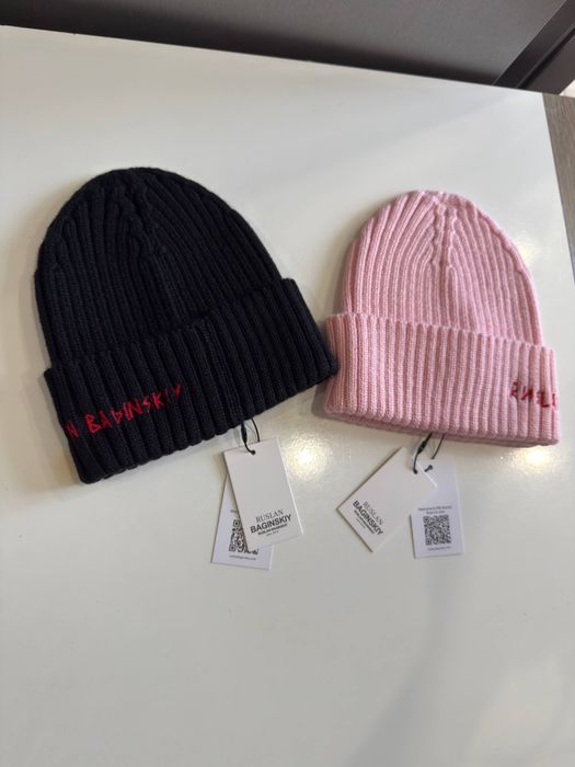 Шапка руслан багинский baginskiy ruslan чорна рожева капелюх