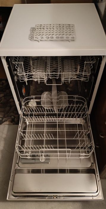 Maquina lavar loiça Zanussi ZDF211