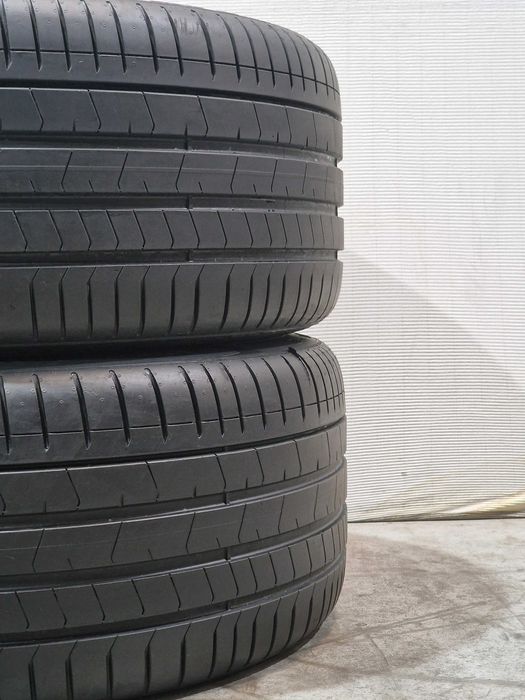 2 Pneus 275/35R21 PIRELLI Semi Novos