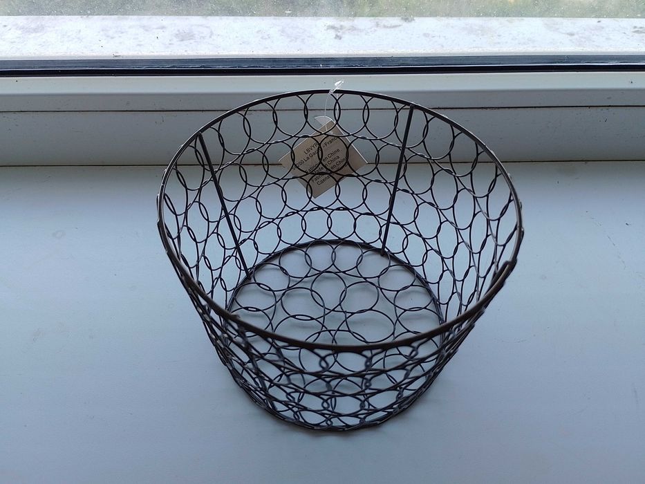 Новая корзина ажурная. Фруктовница металлическая. Конфетница.