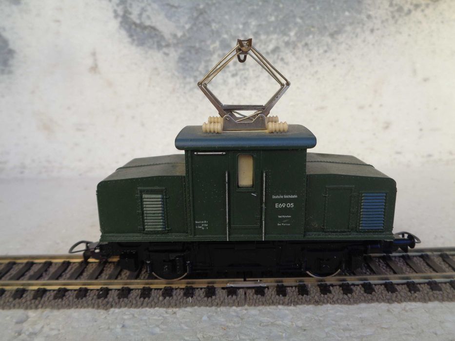 1:87 PIKO Locomotiva eletrica E69 da DR comboio