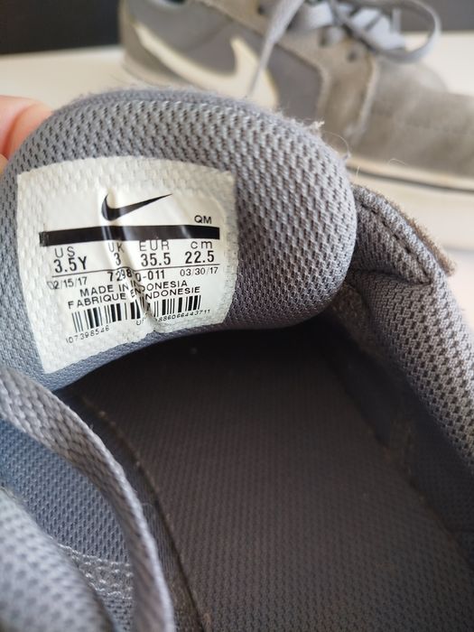 Сірі замшеві кеди nike