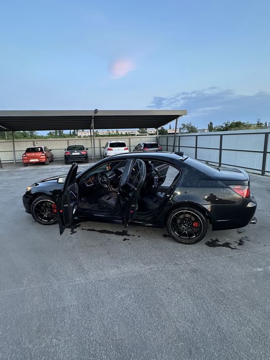 BMW  E60  2003 г  3л дизель