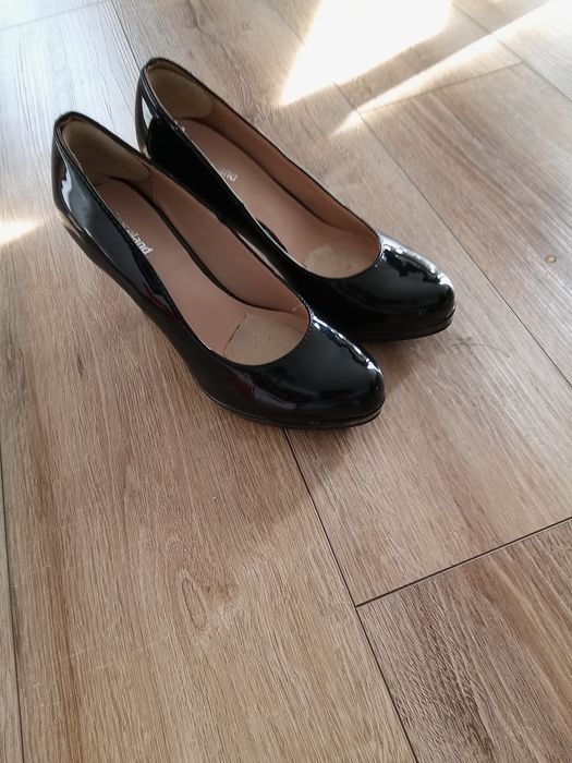 Buty na obcasie damskie