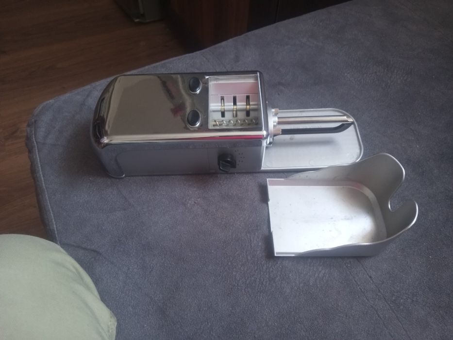Elektryczna maszynka do papierosów