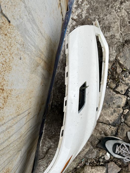 Передня права частина бампера audi q5 80a