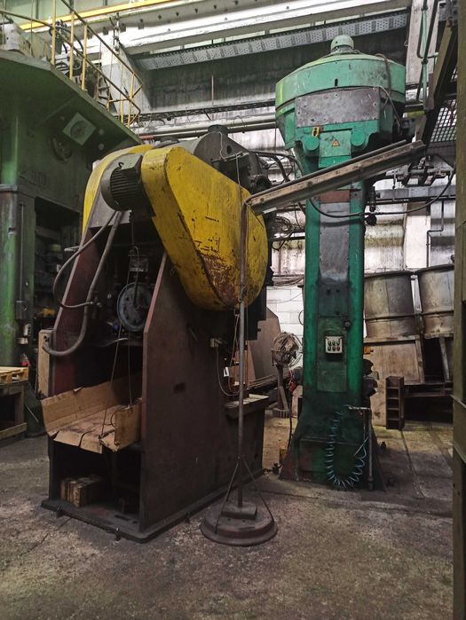 Prasa śrubowa Stankoimport F1734 A – 250 ton