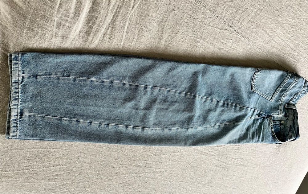 Spodnie Jeansy typu barrel z Massimo Dutti rozmiar 36