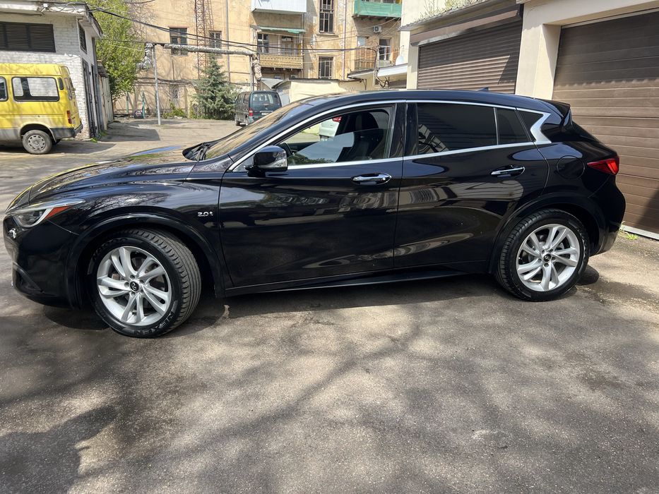 Продам Infiniti QX30