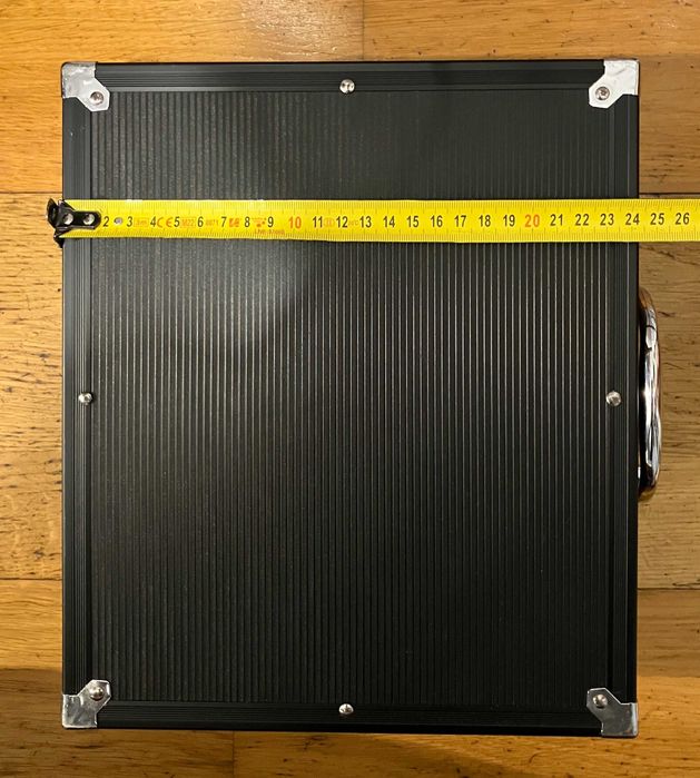 Caixa de alumínio preta 28cmx24cmx8cm