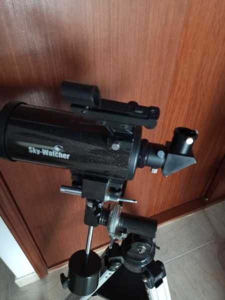 Telescópio Sky-Watcher modelo MAK90 EQ1