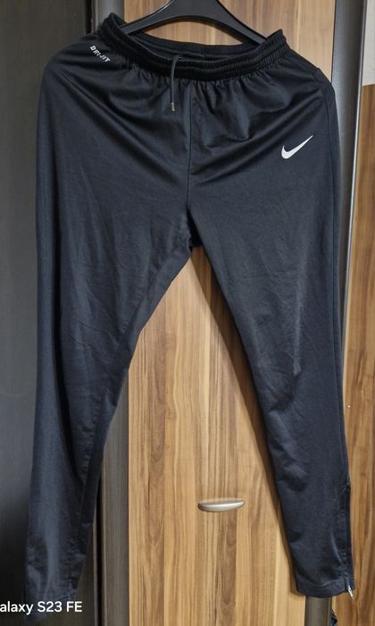 Spodnie sportowe męskie Nike rozmiar S stan idealny