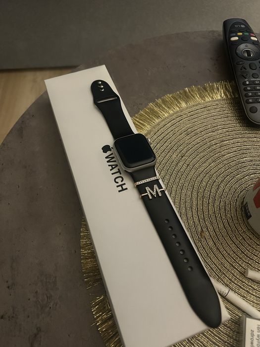 Iphone Watch se 40mm st bdb- karton salon Media expert