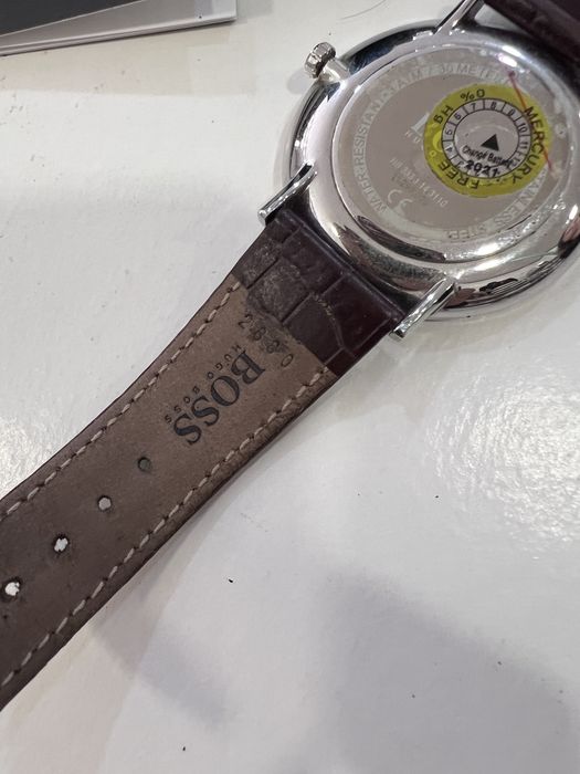 Relógio Hugo Boss de homem com bracelete em pele e caixa