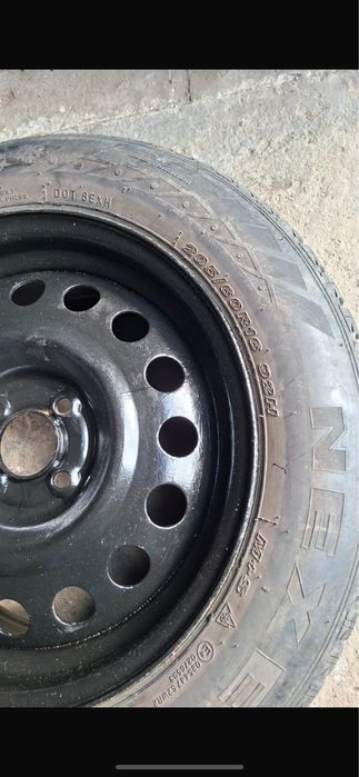Opony zimowe wraz z felgami 205/60R16 Renault Captur