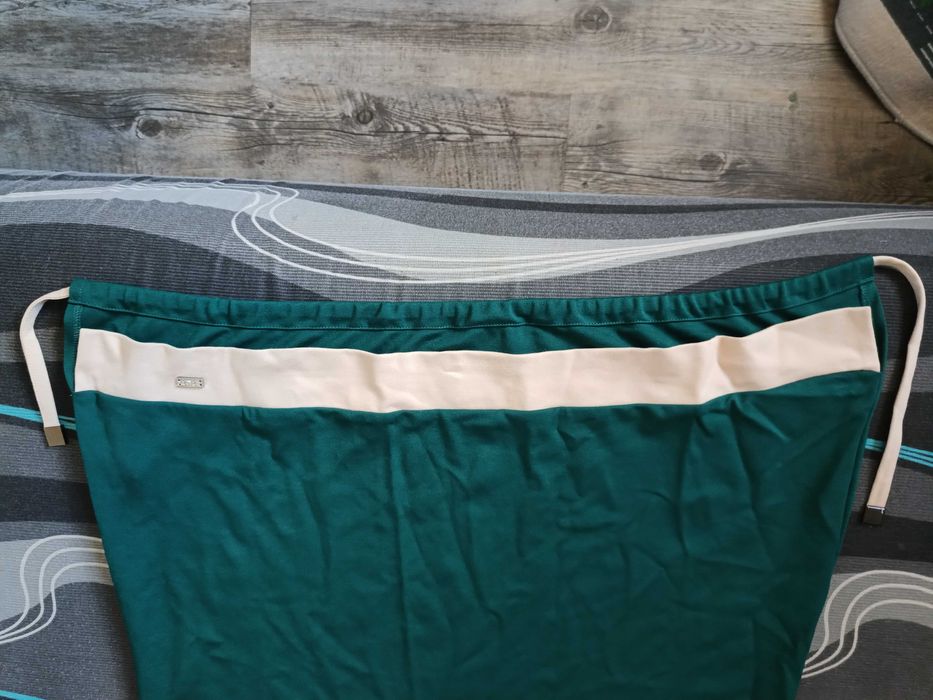 Zielony komplet dresowy.