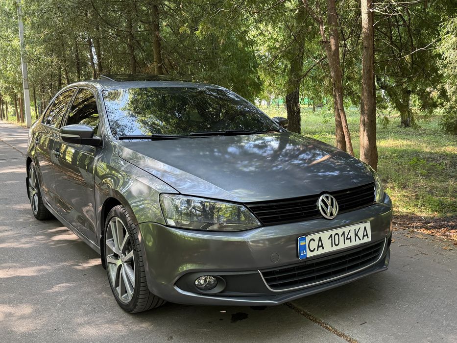Volkswagen Jetta 2012 рік, 2.5 газ/бензин, максимальна комплектація, обмін