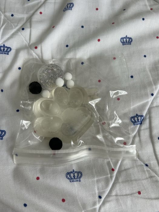 Оригінальна прозора таба-лапка