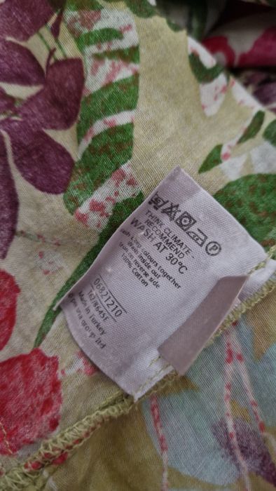 Energetyczna,kolorowa bluzeczka wiosna, lato 40. Marks&Spencer.