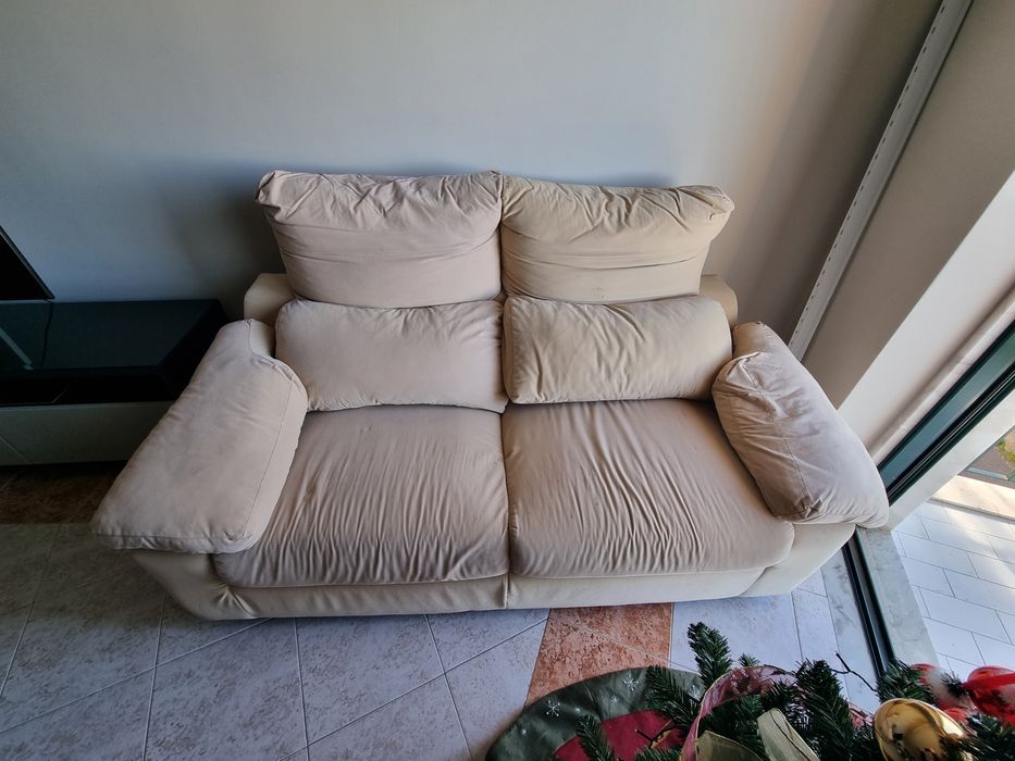 Sofá-cama de dois lugares à venda