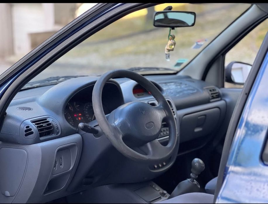 Renault Clio 1.2 A/C 00 — photo 4