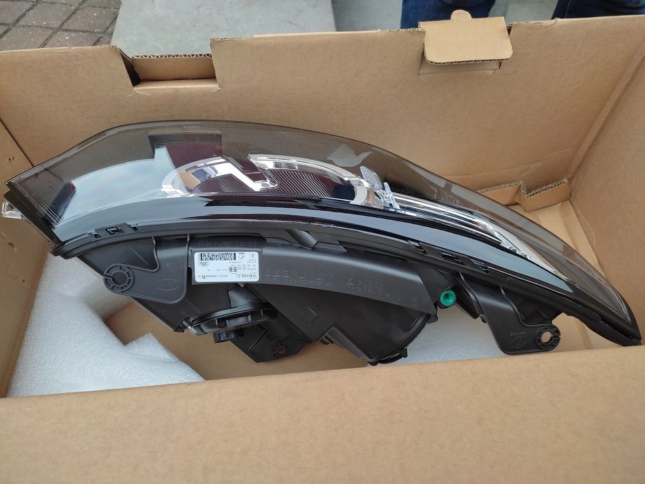 Farol direito original Land Rover Discovery Sport Novo