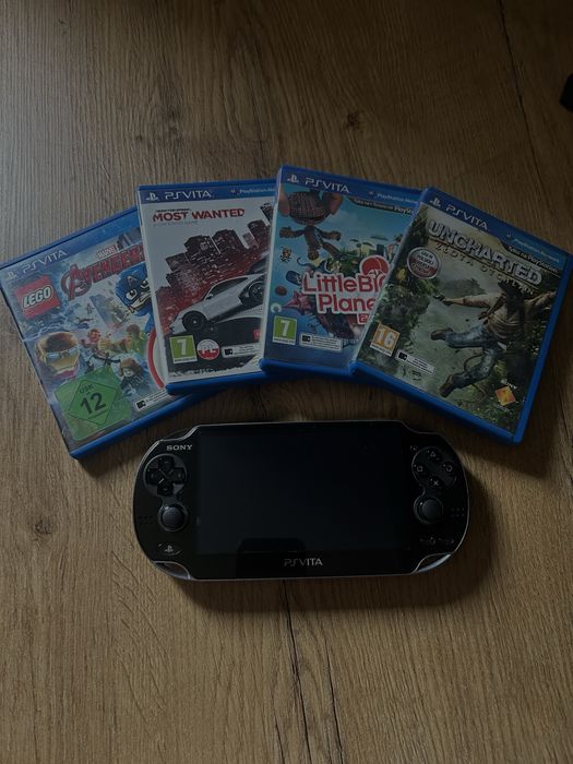 PS Vita OLED PCH-1104 (3G/Wi-Fi) + pudełko + gry + etui + karty pamięci