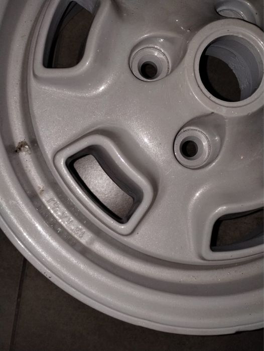 Felgi magnezowe Cromodora CD10 13” Fiat 125 124 Polonez – po renowacji