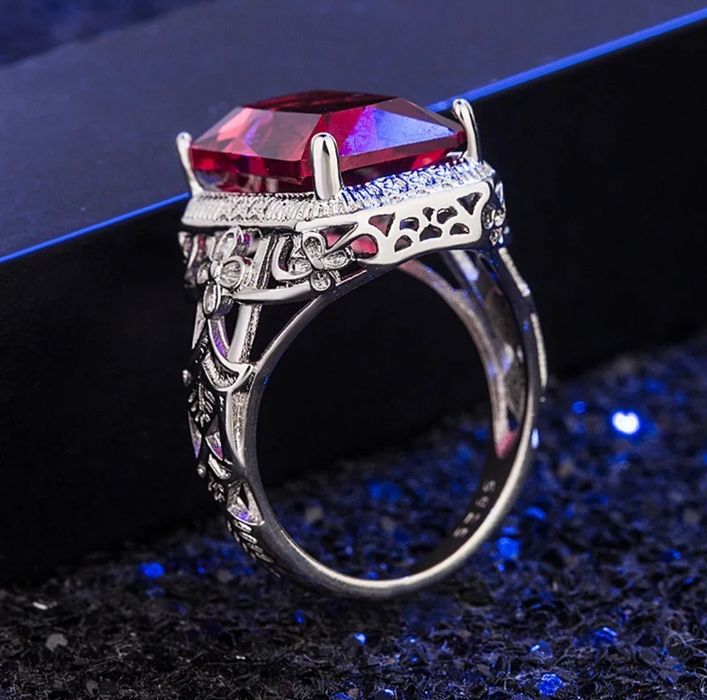 Кольцо серебро.  17.5  18.5.  19.   20