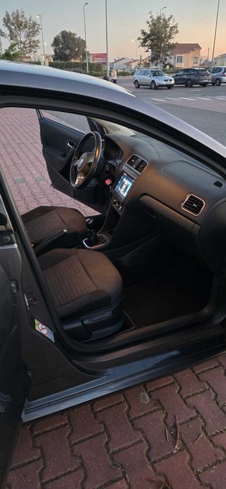 VW Polo Usado · Fevereiro · 2014 · NEGOCIAVEL 7 500 EUR