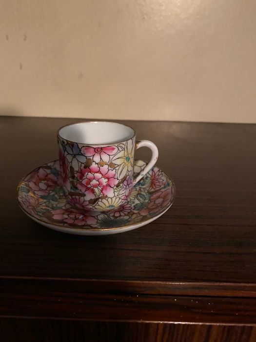 conjunto chavena e pires para cafe florido