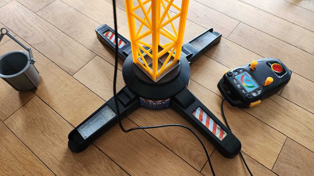 Grue Chantier Super Crane – dźwig sterowany pilotem