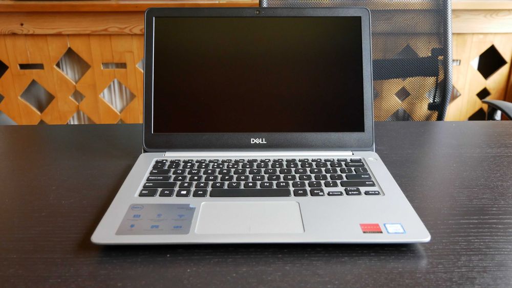 Laptop DELL Inspiron 5370 i5-8250U/16GB RAM/500GB/AMD Radeon 530/Win11