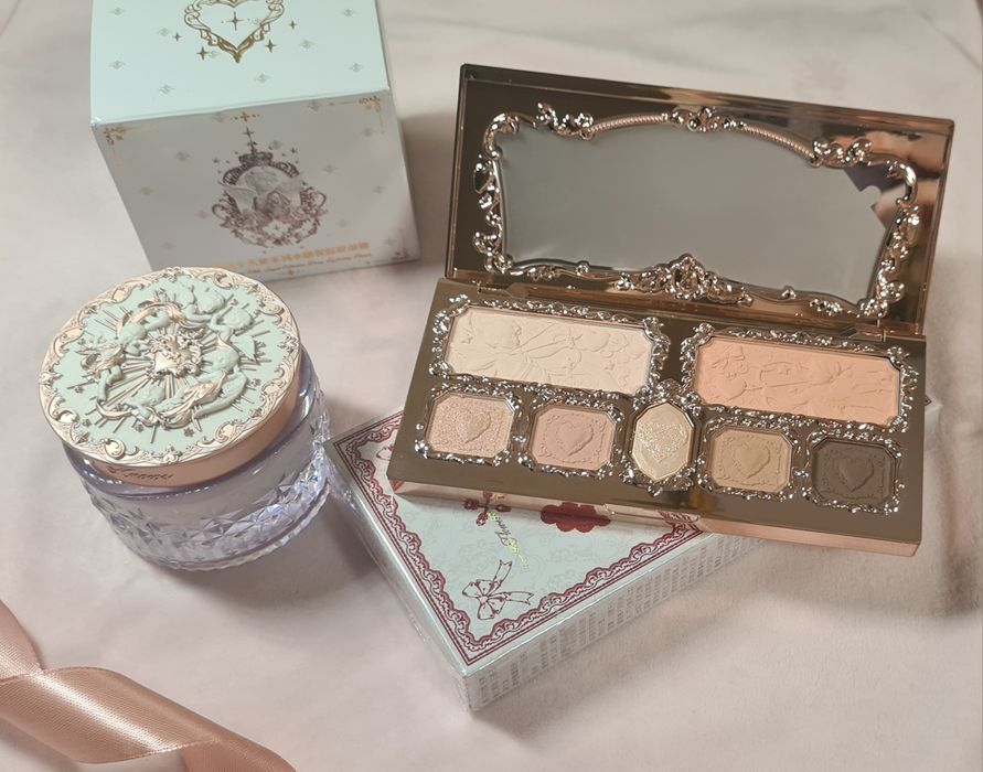 flower knows палетка тіней та праймер