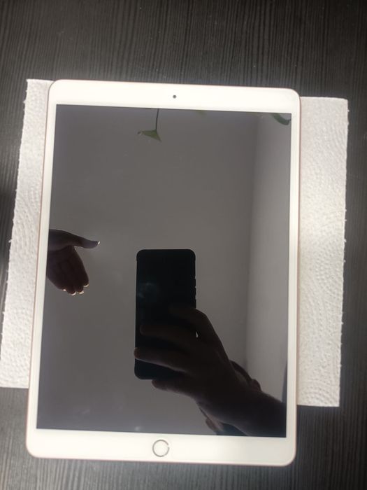 iPad Air 3 (A2152) 64GB Rosa — Excelente Estado + Capa Teclado