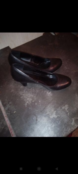 Sprzedam buty na obcasie